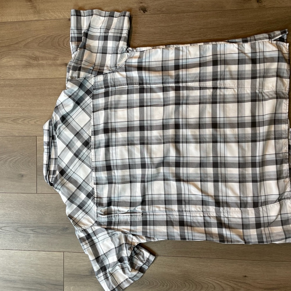Columbia Omni-Shade Men's XL performance short sleeve button down - Picture 4 of 5